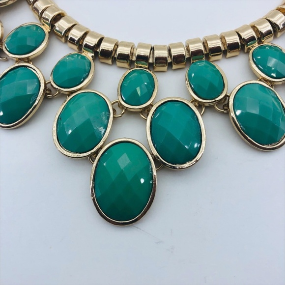 Statement Green Stone/Gold Tone Chain Necklace - Picture 5 of 7